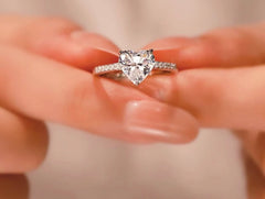 Camélia Diamond Ring 120ec