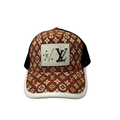 Hat-1052