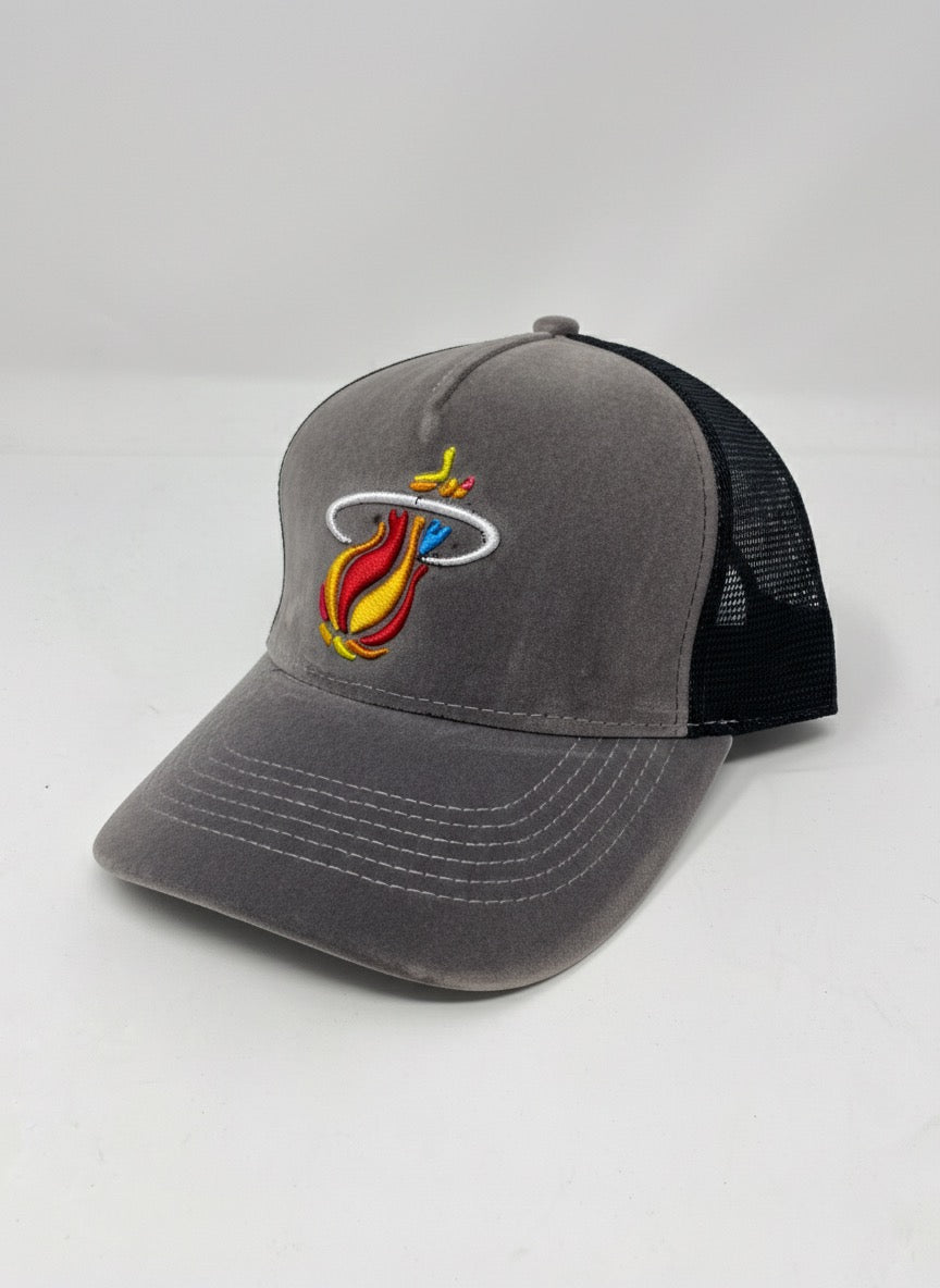 Hat-1519