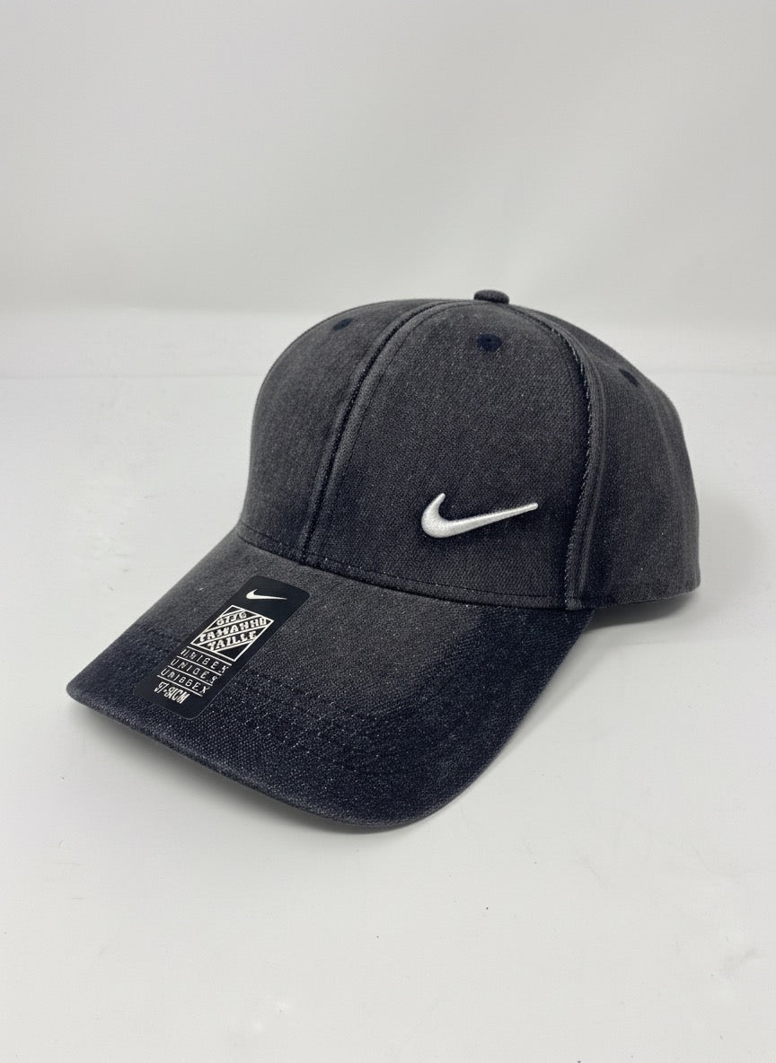 Hat-1495